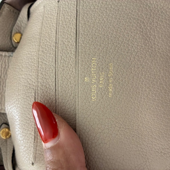 Louis Vuitton Lockme Nano - Picture 7 of 7